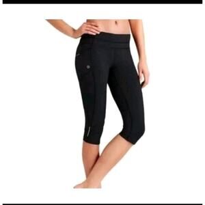 Athleta Dobby Be Free Knicker Black Women's Capri Leggings Size Midium